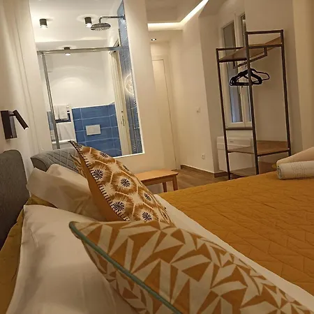 Al Porto 61 - For Rent Pensión Camogli