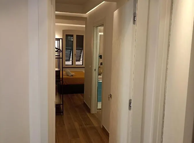 Affittacamere Al Porto 61 - For Rent 4*